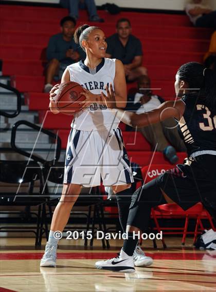 Thumbnail 3 in Oaks Christian vs Sierra Canyon (CIF SoCal Regional Division 4 Final) photogallery.