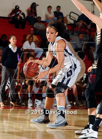 Thumbnail 2 in Oaks Christian vs Sierra Canyon (CIF SoCal Regional Division 4 Final) photogallery.