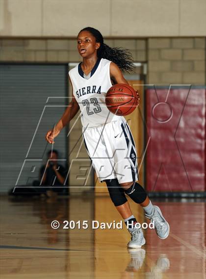 Thumbnail 2 in Oaks Christian vs Sierra Canyon (CIF SoCal Regional Division 4 Final) photogallery.