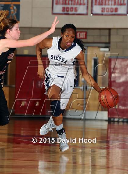 Thumbnail 1 in Oaks Christian vs Sierra Canyon (CIF SoCal Regional Division 4 Final) photogallery.
