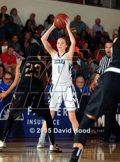Thumbnail 1 in Oaks Christian vs Sierra Canyon (CIF SoCal Regional Division 4 Final) photogallery.