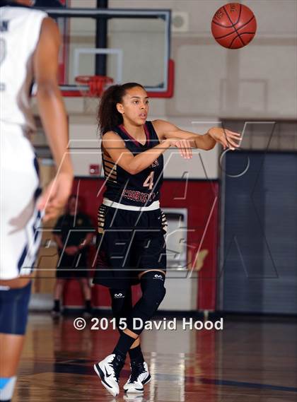 Thumbnail 1 in Oaks Christian vs Sierra Canyon (CIF SoCal Regional Division 4 Final) photogallery.
