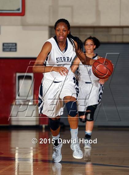 Thumbnail 1 in Oaks Christian vs Sierra Canyon (CIF SoCal Regional Division 4 Final) photogallery.