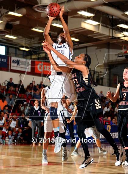 Thumbnail 3 in Oaks Christian vs Sierra Canyon (CIF SoCal Regional Division 4 Final) photogallery.