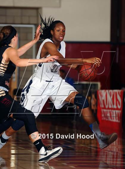 Thumbnail 2 in Oaks Christian vs Sierra Canyon (CIF SoCal Regional Division 4 Final) photogallery.