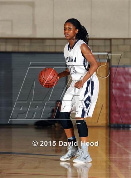 Thumbnail 3 in Oaks Christian vs Sierra Canyon (CIF SoCal Regional Division 4 Final) photogallery.