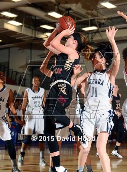 Thumbnail 3 in Oaks Christian vs Sierra Canyon (CIF SoCal Regional Division 4 Final) photogallery.