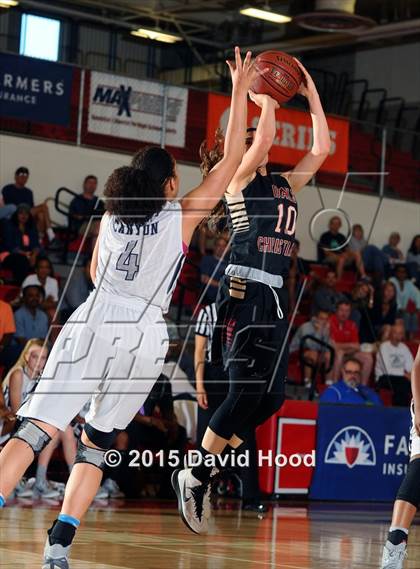 Thumbnail 3 in Oaks Christian vs Sierra Canyon (CIF SoCal Regional Division 4 Final) photogallery.