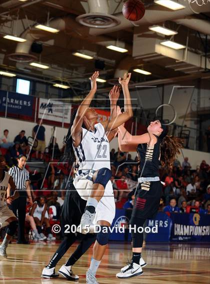 Thumbnail 2 in Oaks Christian vs Sierra Canyon (CIF SoCal Regional Division 4 Final) photogallery.
