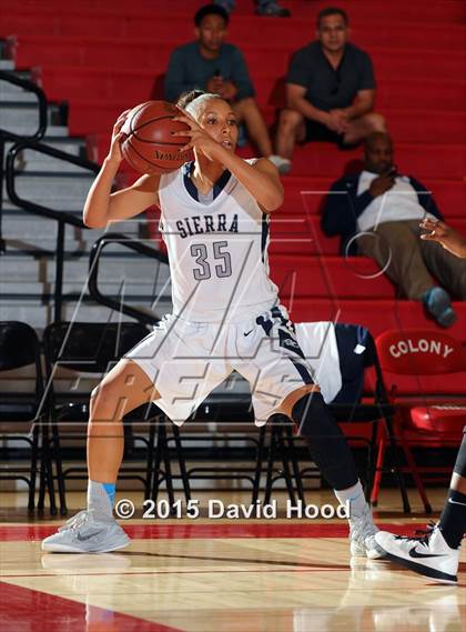 Thumbnail 1 in Oaks Christian vs Sierra Canyon (CIF SoCal Regional Division 4 Final) photogallery.