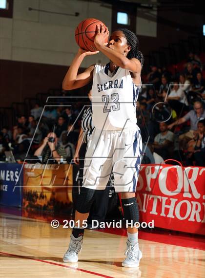 Thumbnail 3 in Oaks Christian vs Sierra Canyon (CIF SoCal Regional Division 4 Final) photogallery.