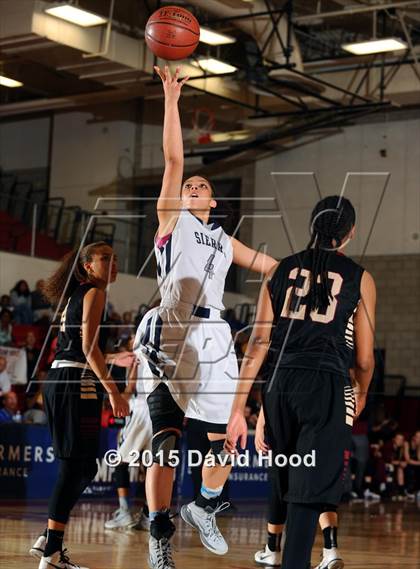 Thumbnail 2 in Oaks Christian vs Sierra Canyon (CIF SoCal Regional Division 4 Final) photogallery.