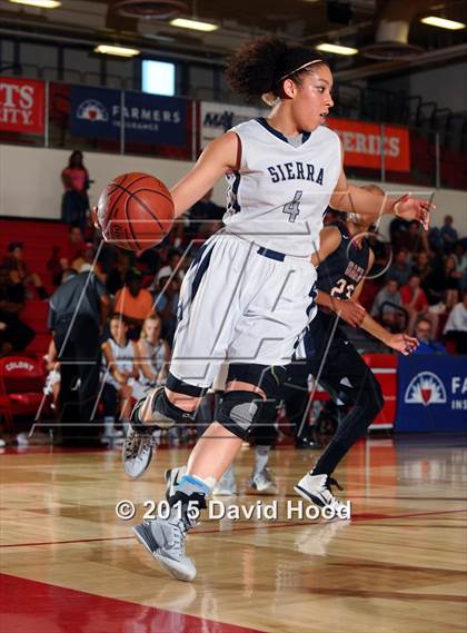 Thumbnail 3 in Oaks Christian vs Sierra Canyon (CIF SoCal Regional Division 4 Final) photogallery.