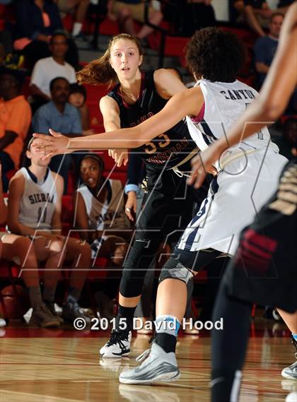 Thumbnail 3 in Oaks Christian vs Sierra Canyon (CIF SoCal Regional Division 4 Final) photogallery.