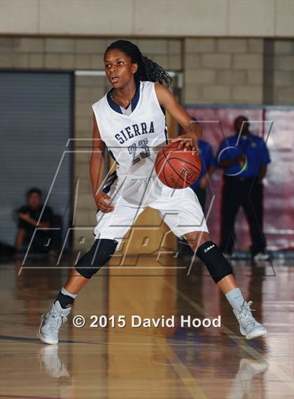 Thumbnail 3 in Oaks Christian vs Sierra Canyon (CIF SoCal Regional Division 4 Final) photogallery.