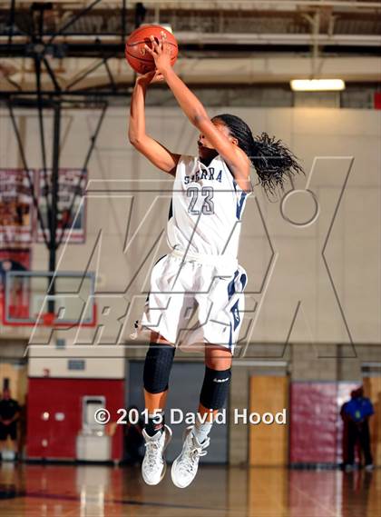 Thumbnail 1 in Oaks Christian vs Sierra Canyon (CIF SoCal Regional Division 4 Final) photogallery.