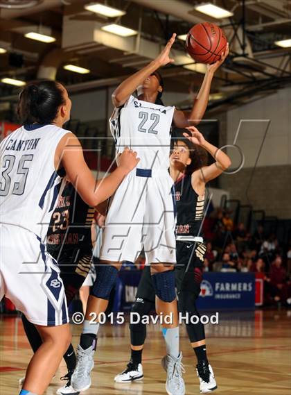 Thumbnail 1 in Oaks Christian vs Sierra Canyon (CIF SoCal Regional Division 4 Final) photogallery.