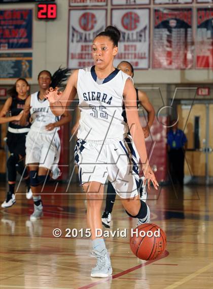 Thumbnail 1 in Oaks Christian vs Sierra Canyon (CIF SoCal Regional Division 4 Final) photogallery.