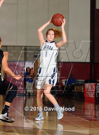 Thumbnail 2 in Oaks Christian vs Sierra Canyon (CIF SoCal Regional Division 4 Final) photogallery.