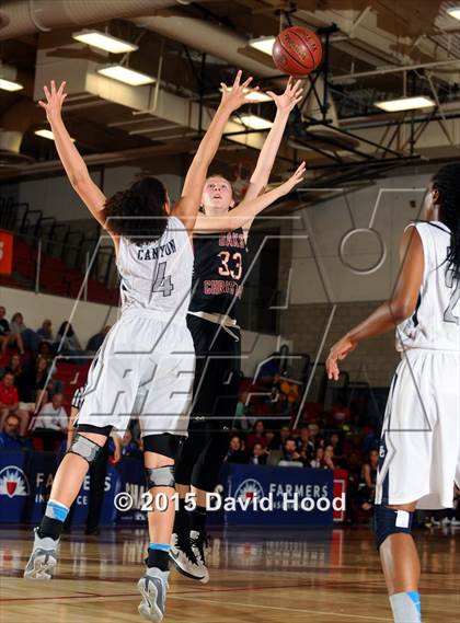 Thumbnail 3 in Oaks Christian vs Sierra Canyon (CIF SoCal Regional Division 4 Final) photogallery.