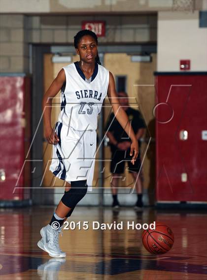 Thumbnail 3 in Oaks Christian vs Sierra Canyon (CIF SoCal Regional Division 4 Final) photogallery.
