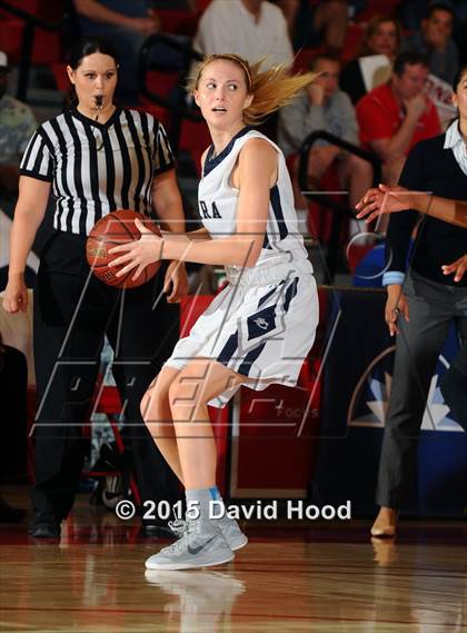 Thumbnail 2 in Oaks Christian vs Sierra Canyon (CIF SoCal Regional Division 4 Final) photogallery.
