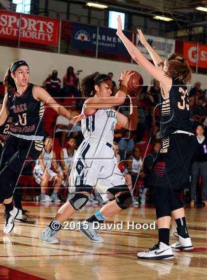 Thumbnail 2 in Oaks Christian vs Sierra Canyon (CIF SoCal Regional Division 4 Final) photogallery.