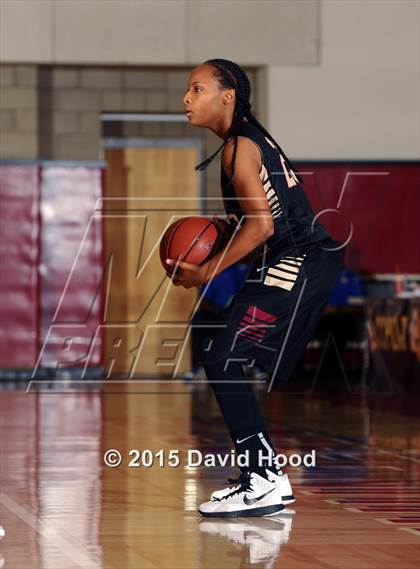 Thumbnail 1 in Oaks Christian vs Sierra Canyon (CIF SoCal Regional Division 4 Final) photogallery.