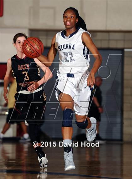 Thumbnail 1 in Oaks Christian vs Sierra Canyon (CIF SoCal Regional Division 4 Final) photogallery.