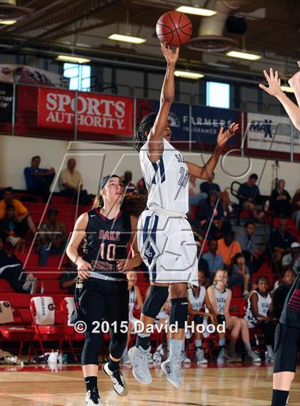Thumbnail 2 in Oaks Christian vs Sierra Canyon (CIF SoCal Regional Division 4 Final) photogallery.