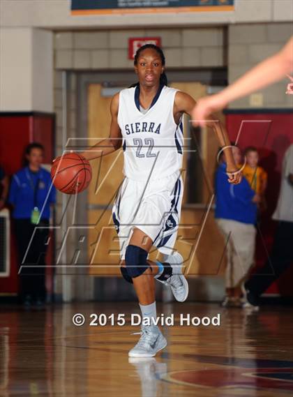 Thumbnail 3 in Oaks Christian vs Sierra Canyon (CIF SoCal Regional Division 4 Final) photogallery.