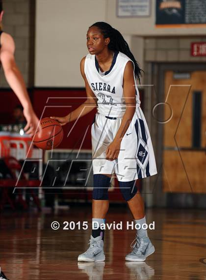 Thumbnail 3 in Oaks Christian vs Sierra Canyon (CIF SoCal Regional Division 4 Final) photogallery.