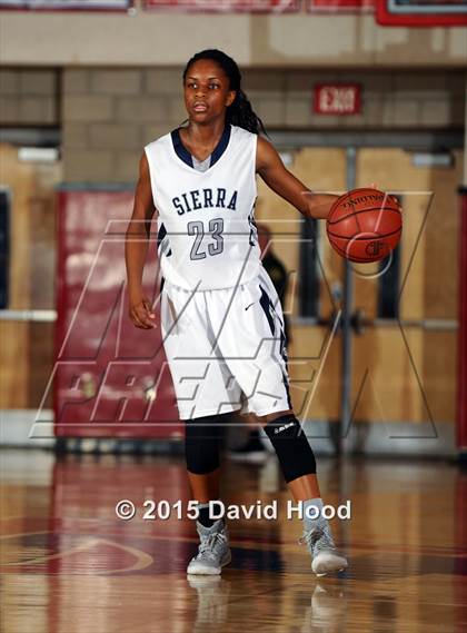 Thumbnail 3 in Oaks Christian vs Sierra Canyon (CIF SoCal Regional Division 4 Final) photogallery.