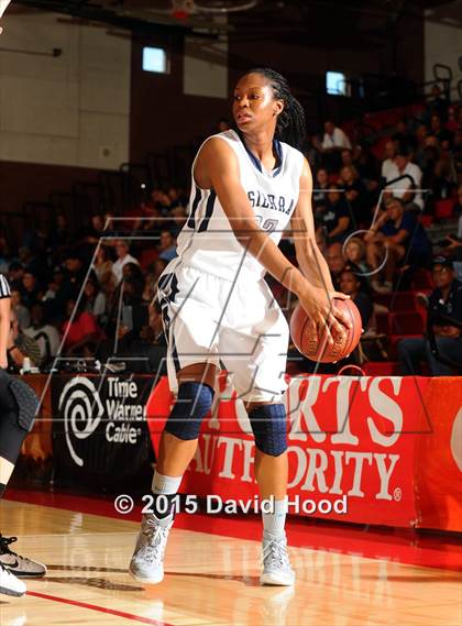 Thumbnail 1 in Oaks Christian vs Sierra Canyon (CIF SoCal Regional Division 4 Final) photogallery.