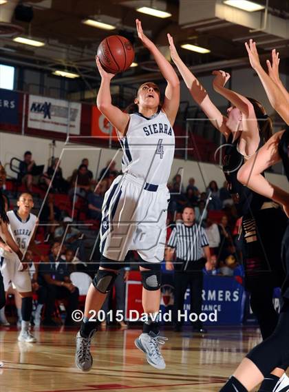 Thumbnail 2 in Oaks Christian vs Sierra Canyon (CIF SoCal Regional Division 4 Final) photogallery.