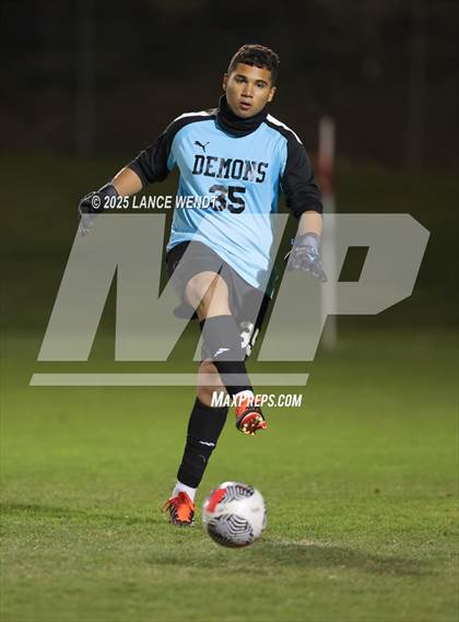 Thumbnail 3 in Glenwood Springs @ Golden (CHSAA 4A Second Round) photogallery.