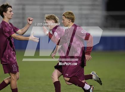 Thumbnail 3 in Glenwood Springs @ Golden (CHSAA 4A Second Round) photogallery.