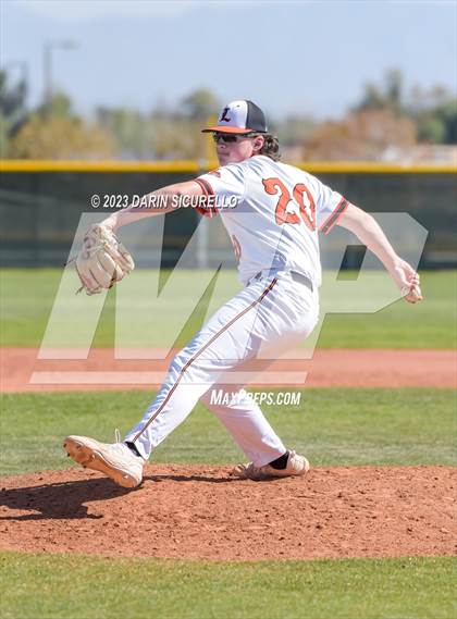 Thumbnail 1 in Libertyville vs. Mountain View (Coach Bob Invitational) photogallery.