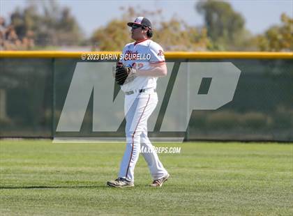 Thumbnail 1 in Libertyville vs. Mountain View (Coach Bob Invitational) photogallery.