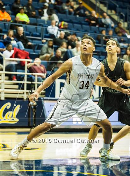 Thumbnail 3 in Moreau Catholic vs. Archbishop Mitty (MaxPreps MLK Classic) photogallery.