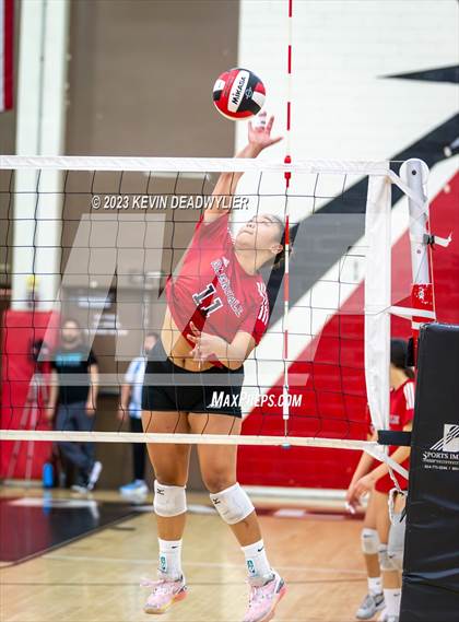 Thumbnail 2 in Glendale vs Moorpark (CIF SS Division 6 Final) photogallery.