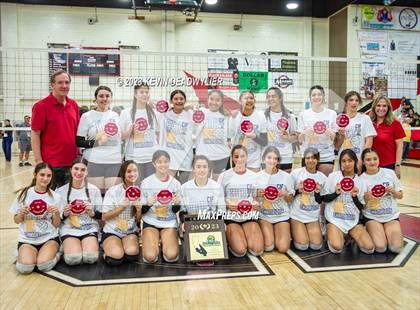 Thumbnail 2 in Glendale vs Moorpark (CIF SS Division 6 Final) photogallery.
