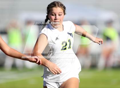 Thumbnail 2 in Owyhee vs. Mountain View- IDHSAA 5A Championship Quarterfinal photogallery.