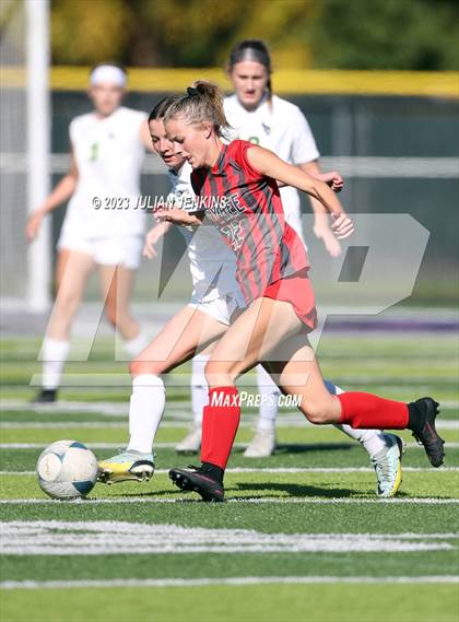 Thumbnail 3 in Owyhee vs. Mountain View- IDHSAA 5A Championship Quarterfinal photogallery.