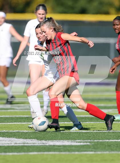 Thumbnail 2 in Owyhee vs. Mountain View- IDHSAA 5A Championship Quarterfinal photogallery.