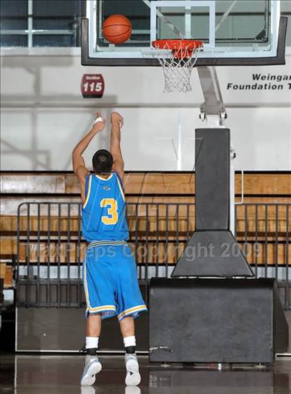 Thumbnail 2 in Flintridge Prep vs. Walnut (So Cal Shootout) photogallery.
