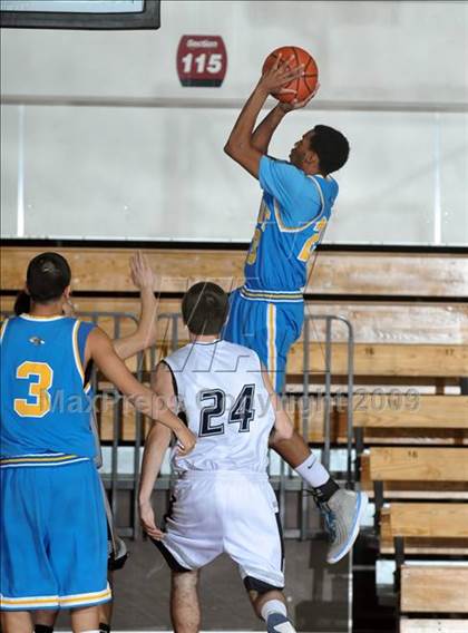 Thumbnail 3 in Flintridge Prep vs. Walnut (So Cal Shootout) photogallery.