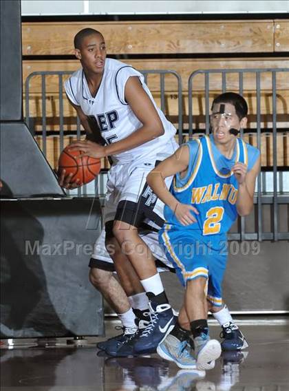 Thumbnail 3 in Flintridge Prep vs. Walnut (So Cal Shootout) photogallery.