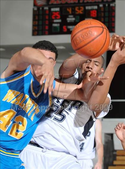 Thumbnail 1 in Flintridge Prep vs. Walnut (So Cal Shootout) photogallery.