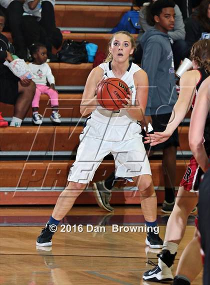 Thumbnail 2 in Ravenwood vs. Farragut (Winterfest Shootout) photogallery.